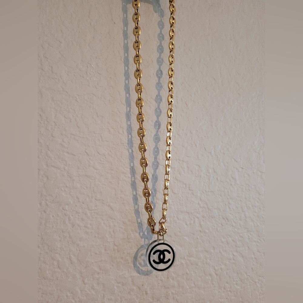 C h a n e l Pendant Necklace - Picture 8 of 10